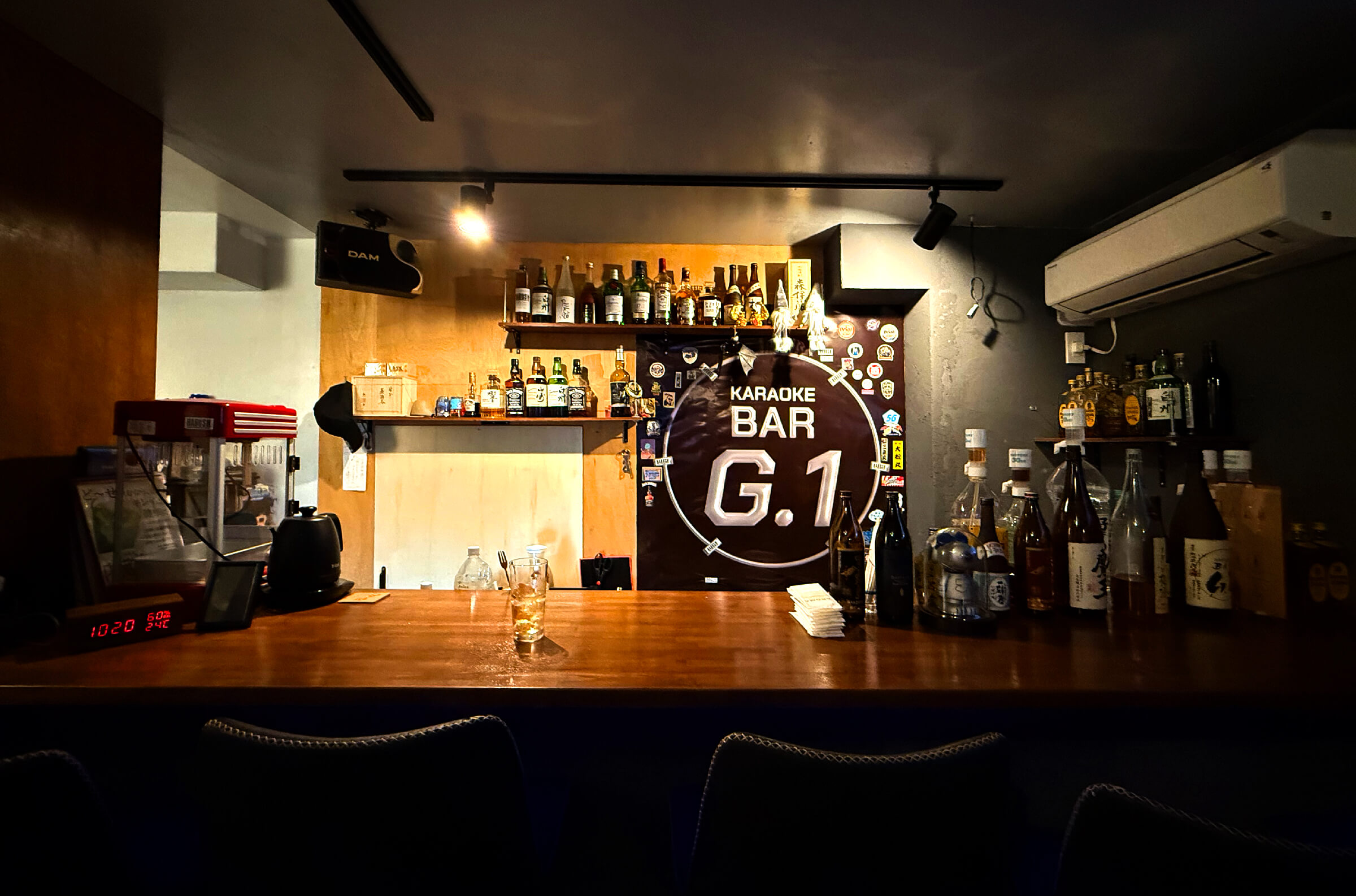 カラオケバーG.1の店内