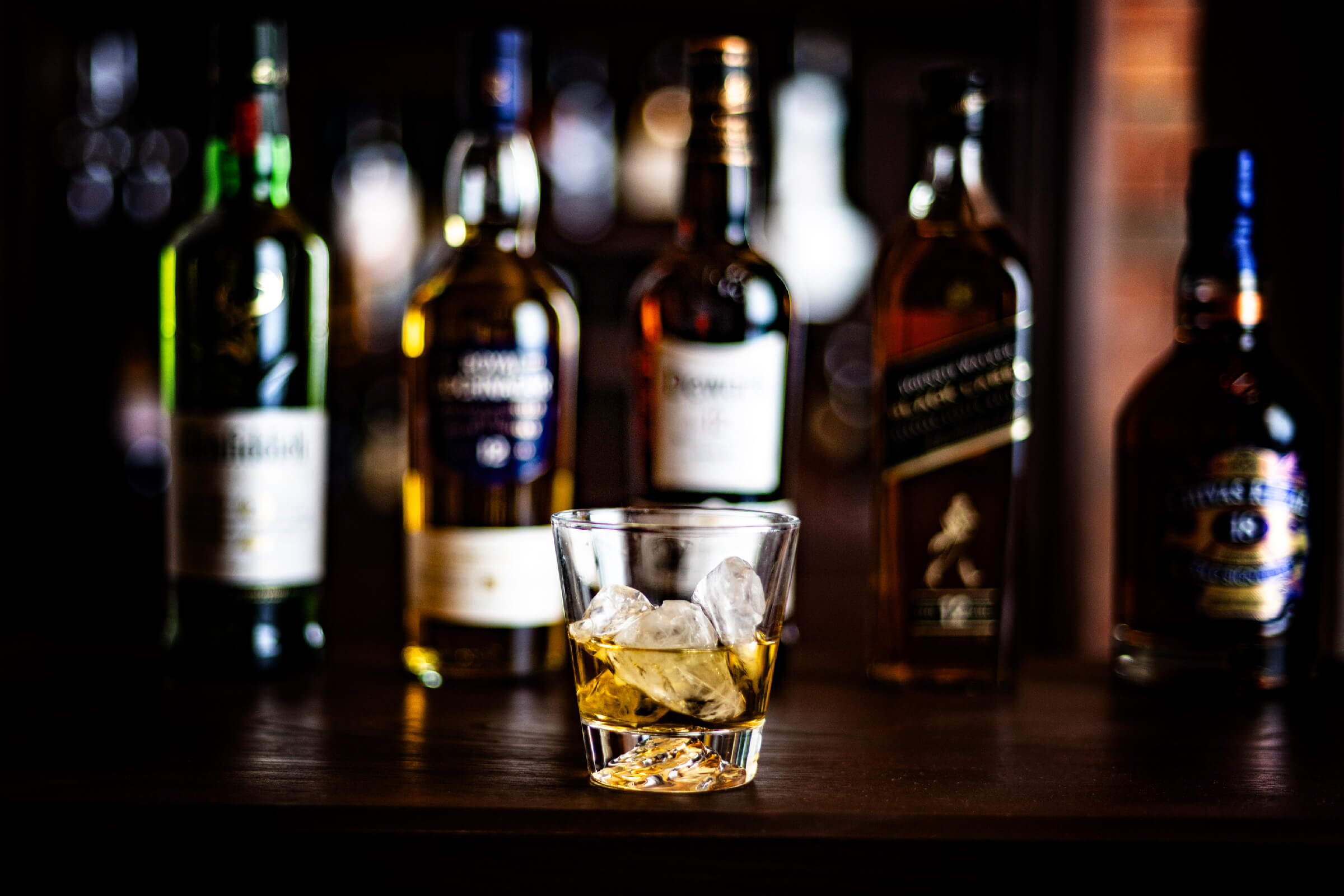 初めてのスナック お金の教科書② ボトルキープ vs ショット飲み