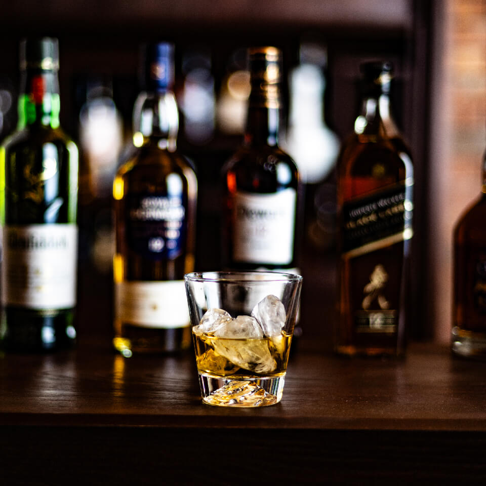 初めてのスナック お金の教科書② ボトルキープ vs ショット飲み