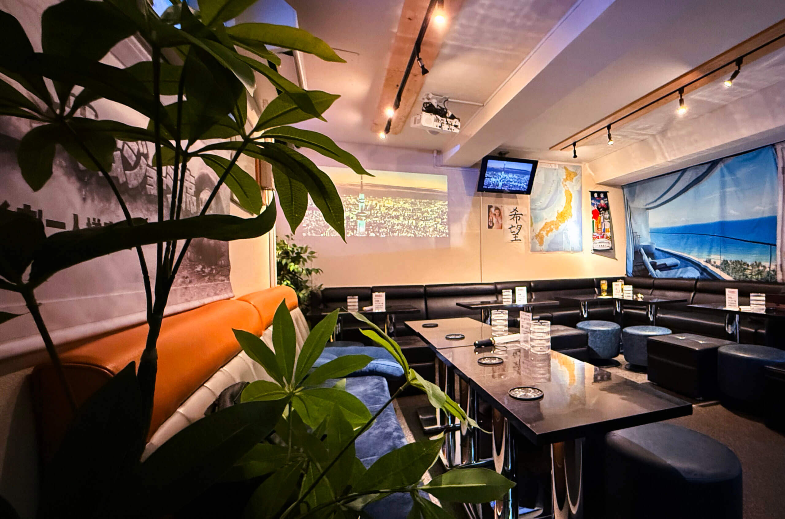 カラオケ・スナックバー「希望」の店内風景